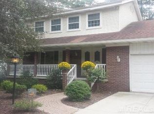 4741 Lakeshore Rd, Fort Gratiot, MI 48059