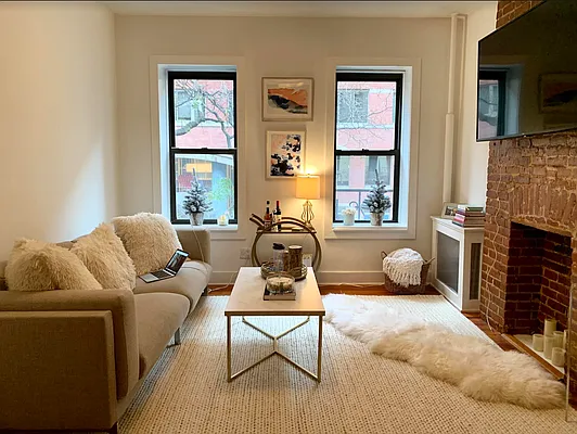 Rented by Guy Goldman, LREB | media 14