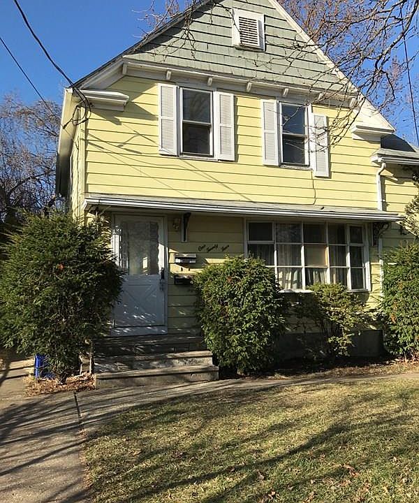1st image of 124 E 8th St