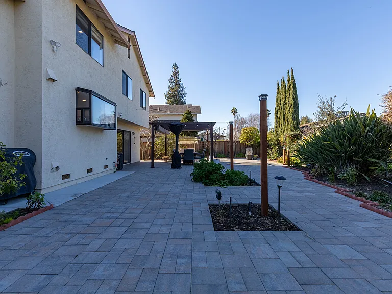 651 Fontes Dr — Photo 35