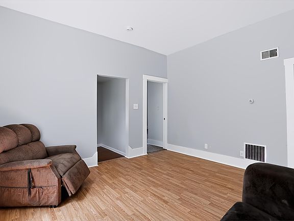 5th image of 599 Duane St