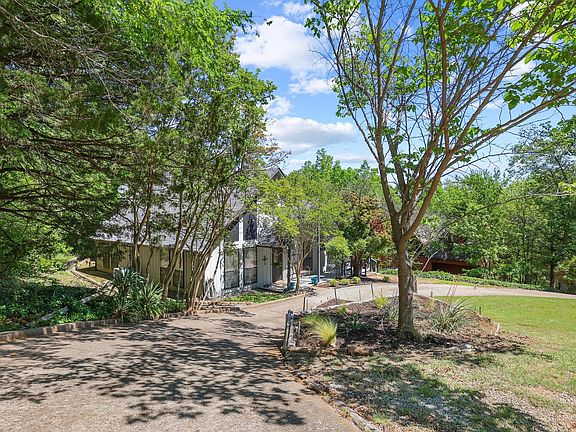 5th image of 325 Lakewood Ln