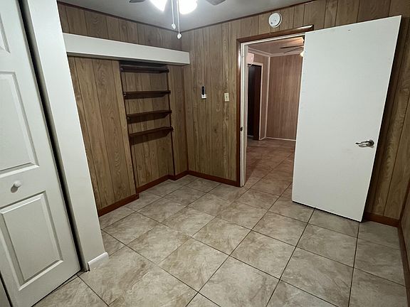 3rd image of 614 Center St Unit A