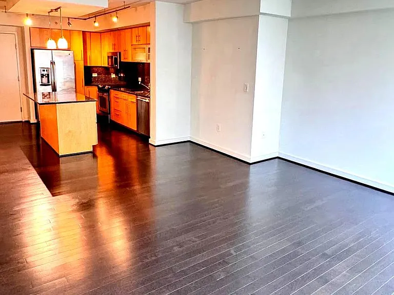 1025 1st St SE #614 — Photo 8