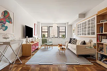 39 Gramercy Park North, #9A