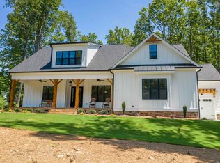 78 Retreat Dr, Fuquay Varina, NC 27526