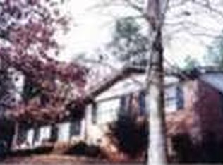 1229 Robinwood Ln, Elberton, GA 30635