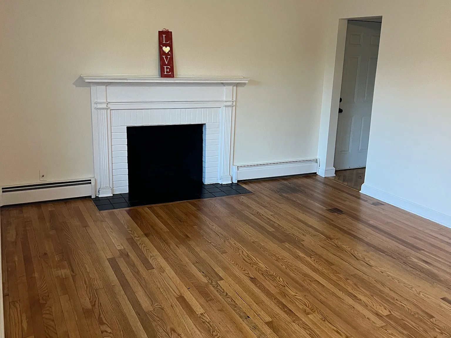 2 bed, 936 sqft, $1,695 — Photo 2