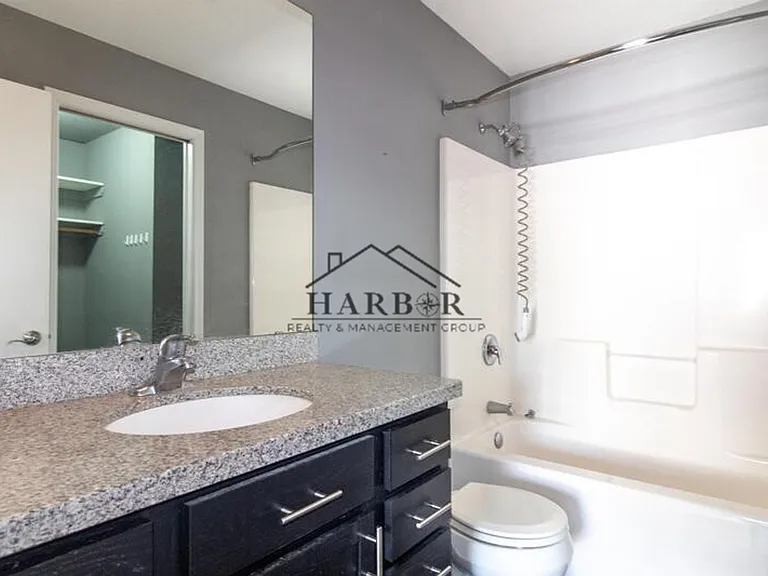 5385 Florence Dr NW — Photo 10