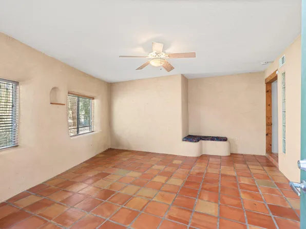 226 Priestly Rd, Corrales, NM 87048