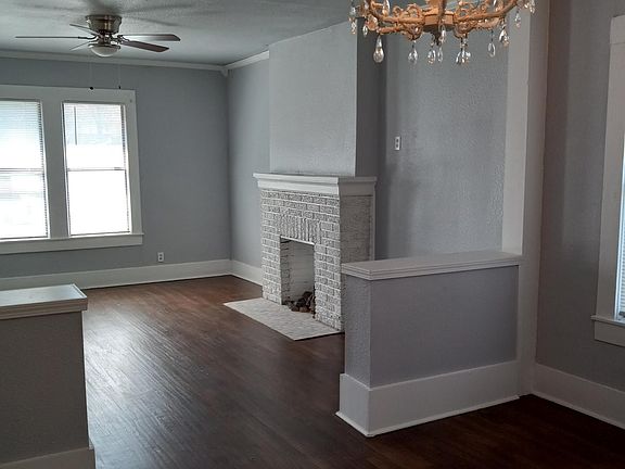 3rd image of 2118 W 3rd Ave