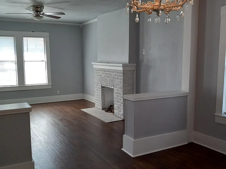2118 W 3rd Ave — Photo 3