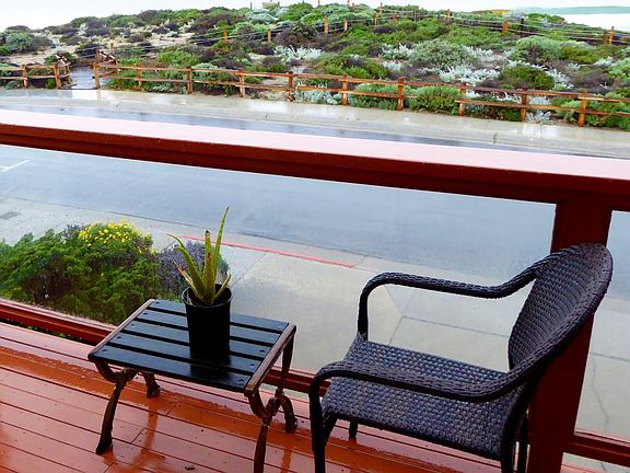 Front balcony with glass rail