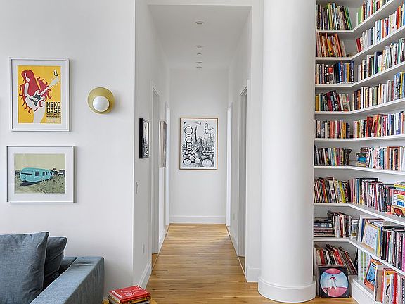 3rd image of 360 Furman St APT 829