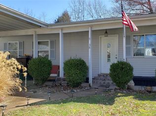 38 Cedar Brook Dr, Pacific, MO 63069