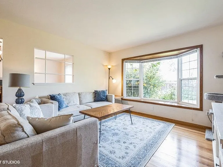 37103 San Antonio St — Photo 2