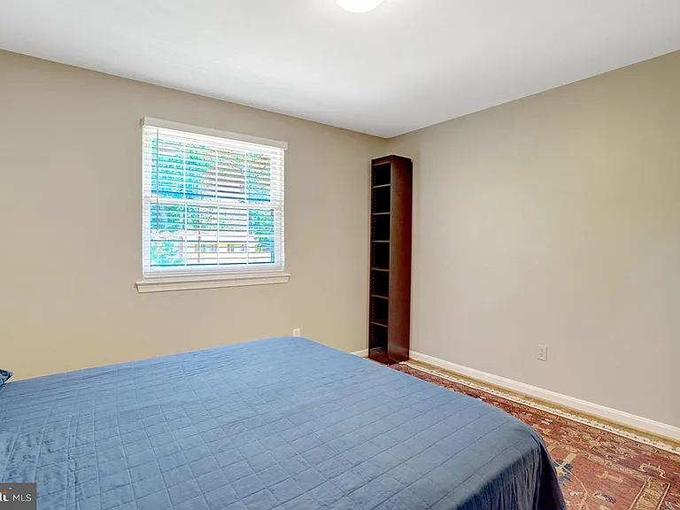 8527 Parliament Dr — Photo 30