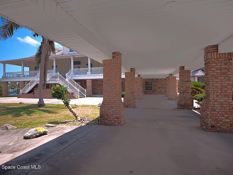 6285 N Highway 1 — Photo 13
