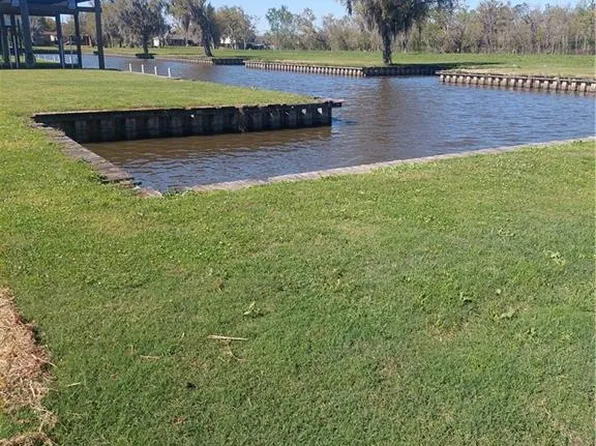 5192 Pelican Dr, Marrero, LA 70072
