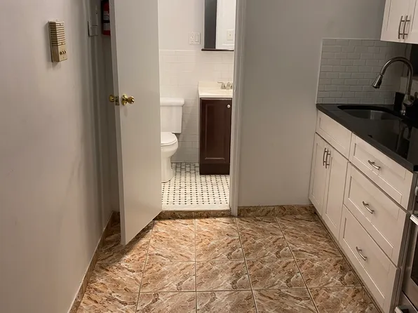 300 East 2nd Street image 20 of 23