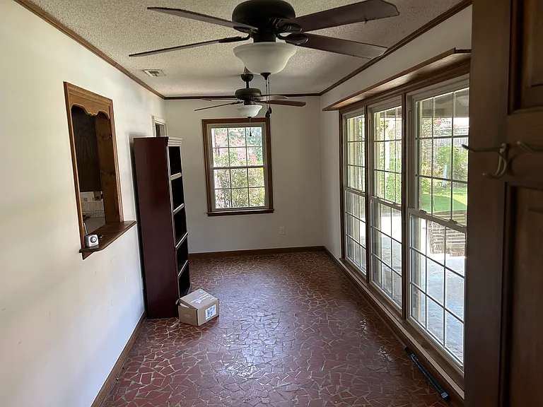 2801 Longfellow Ct SW — Photo 10