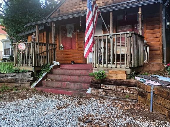 3rd image of 853 Tanner Dr
