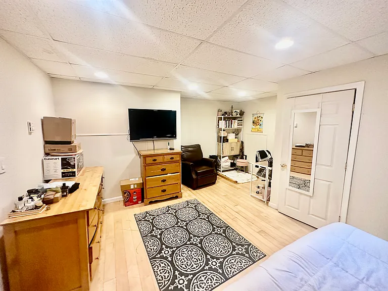 472 Commercial St #1 — Photo 12