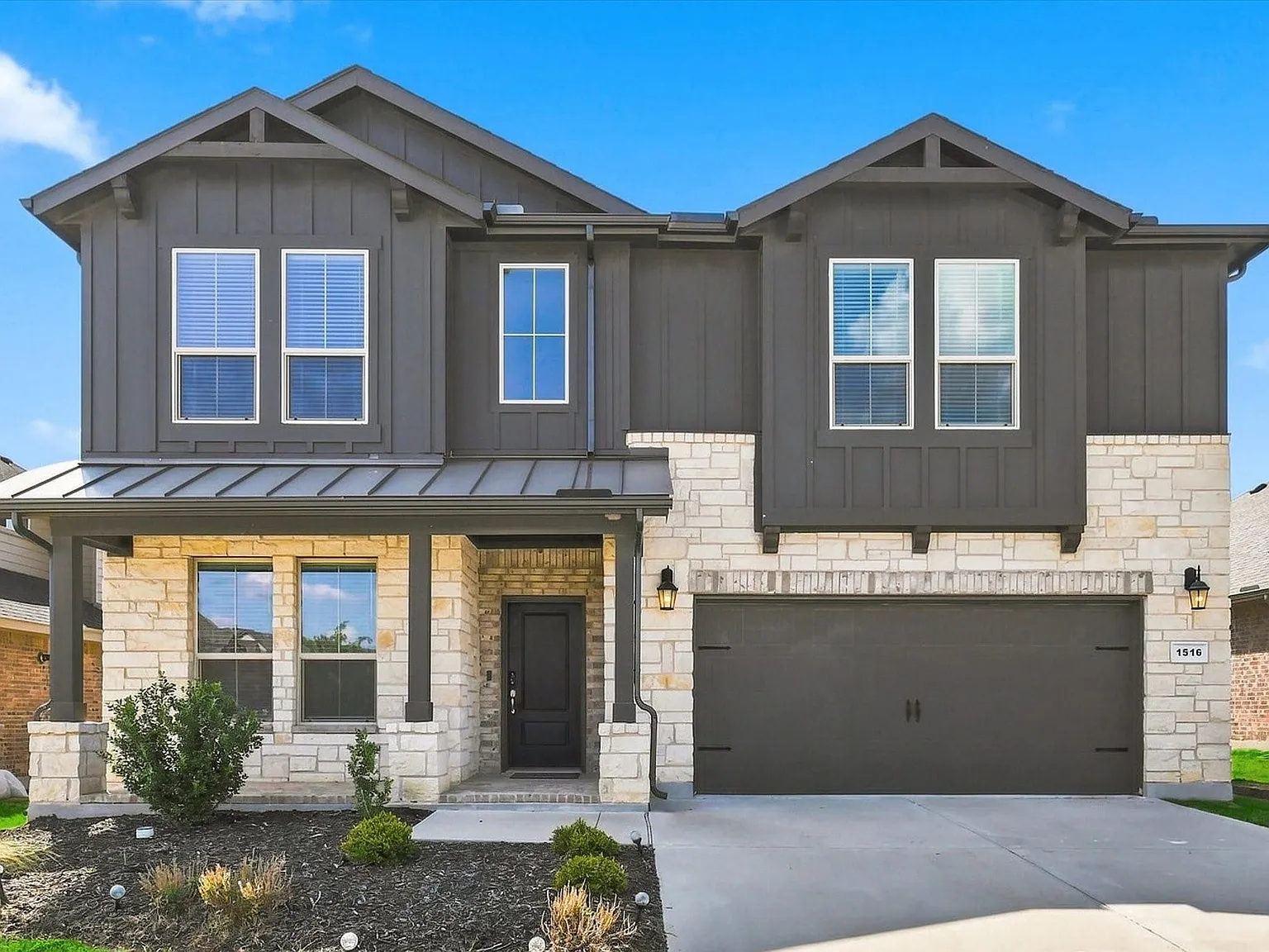 5 bed, 4.0 bath, 2800 sqft, $3,300 — Photo 1