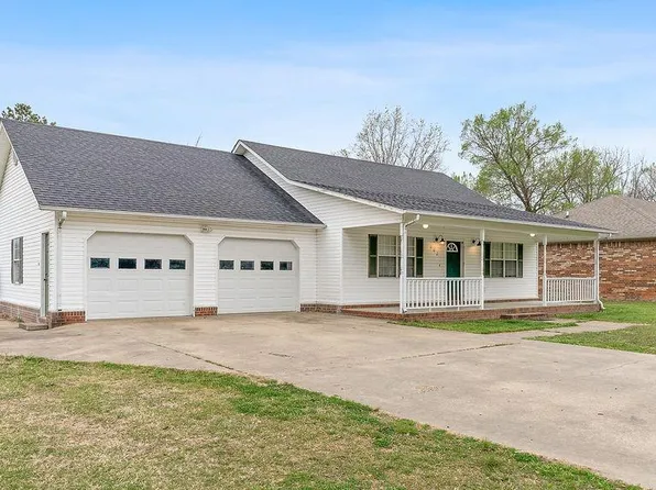 902 Brighton St, Paragould, AR 72450