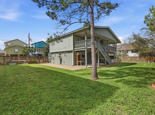 221 Oak Rd, Clear Lake Shores, TX 77565
