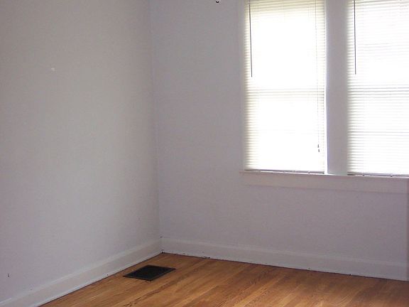 Downstairs bedrooms (2)