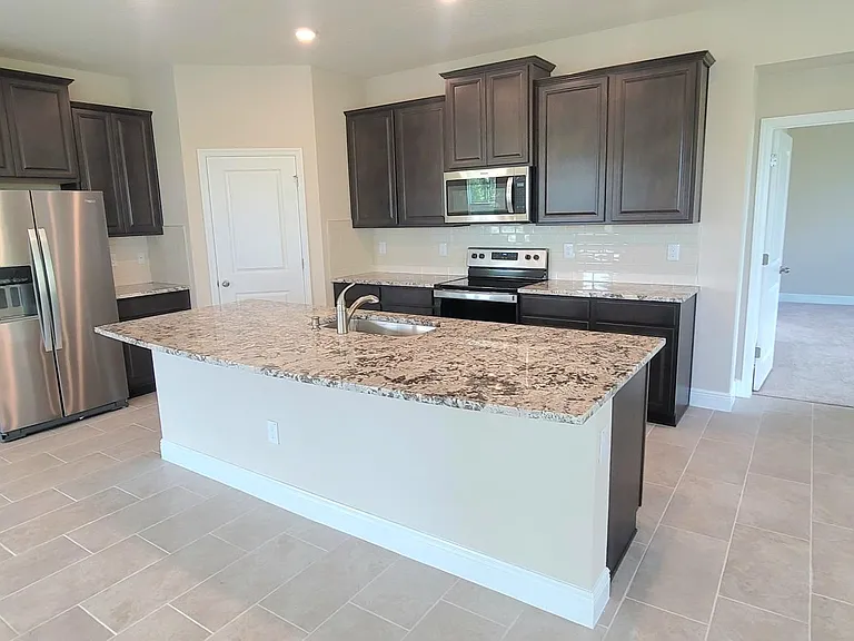 2128 Warren Acres Blvd — Photo 9