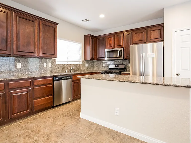 9150 Brilliant Prairie Ct — Photo 5
