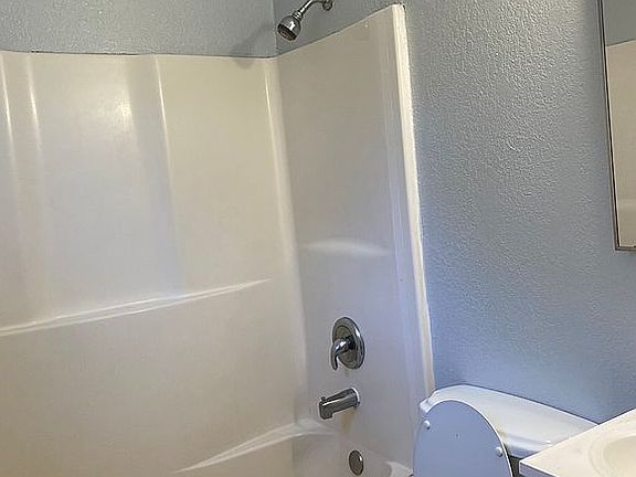 2nd image of 733 Dixieanne Ave APT 9