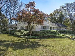 9 Corey Ln, Mendham, NJ 07945