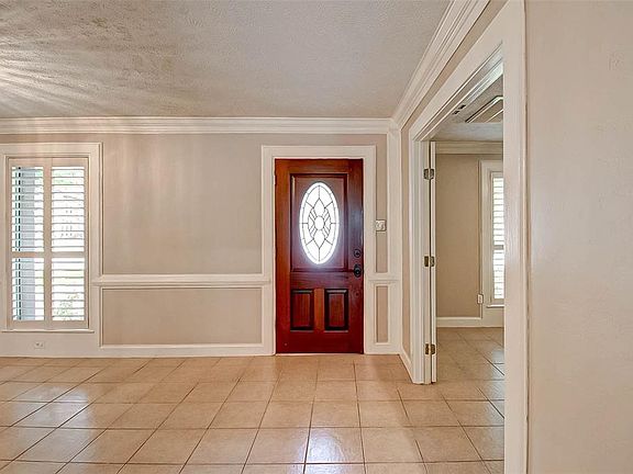 5th image of 3030 Edgewood Dr
