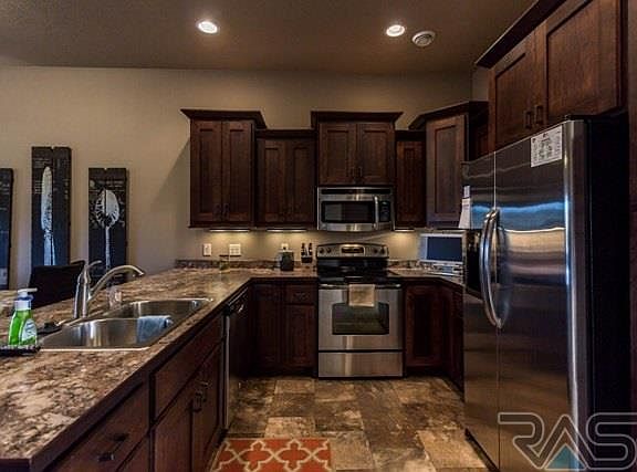 3rd image of 7545 S Grand Arbor Pl