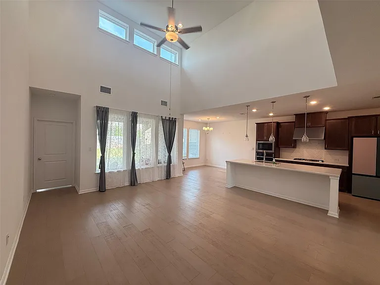 628 Leeward Pass — Photo 4