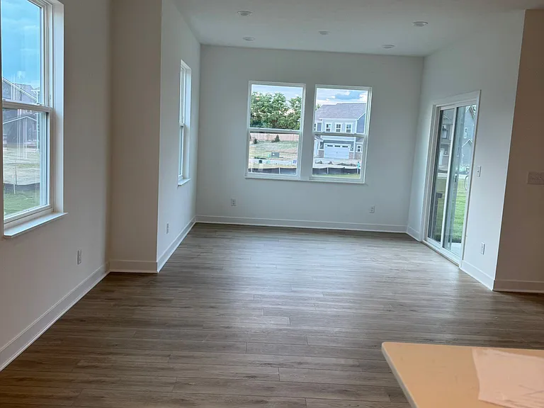 15370 Farrington Way — Photo 6