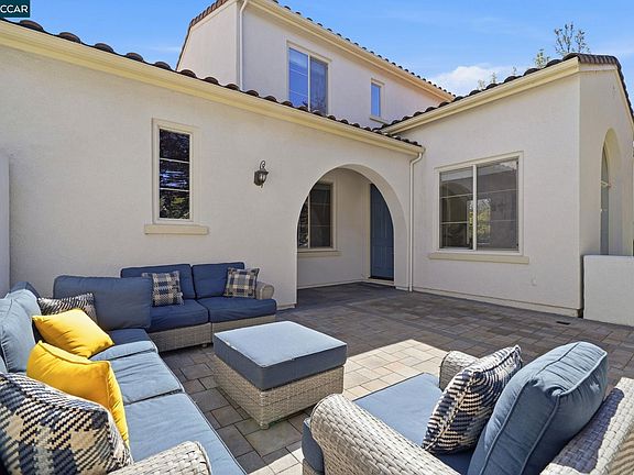 5th image of 3217 Amaryllis Cir
