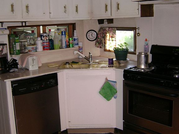 3rd image of 166 Ipswich St