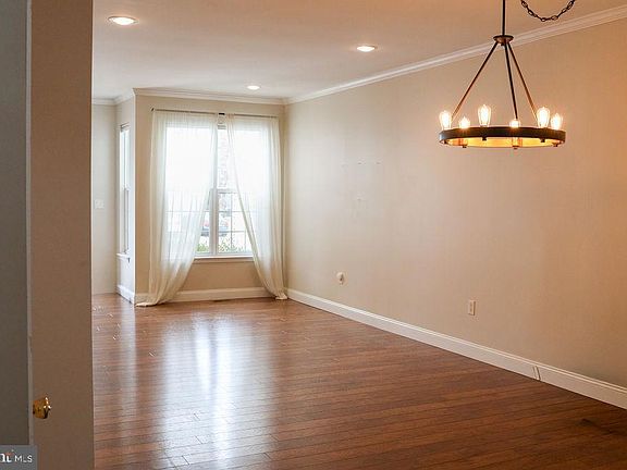 4th image of 105 Cypress Ct