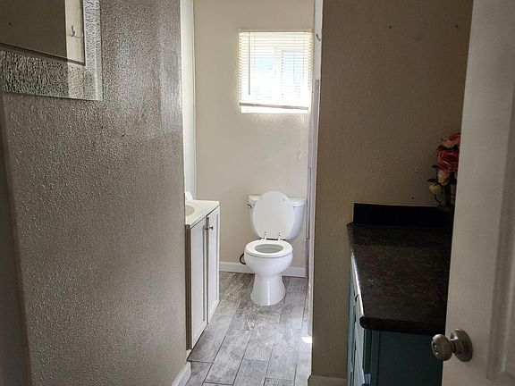 4th image of 1627 Pomona St APT B