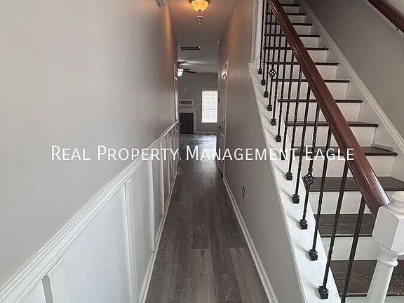 3rd image of 211 Blue Bay Ln