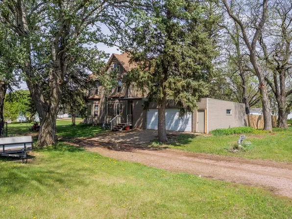 321 N Cedar St, Lennox, SD 57039