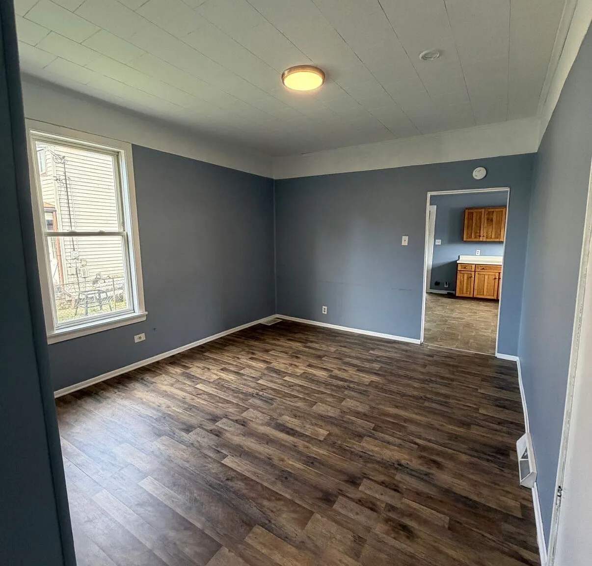 2 bed, 880 sqft, $1,300 — Photo 2