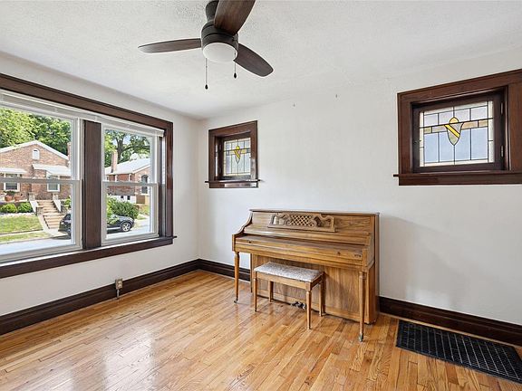 5th image of 6518 Hoffman Ave
