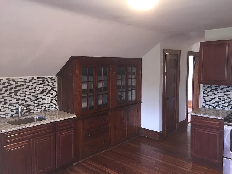 130 Lasalle St — Photo 7