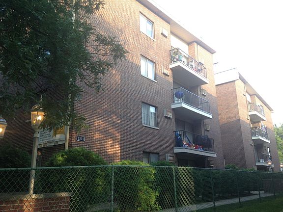 Great building at a great location by Western and Touhy Avenue. Rogers park is