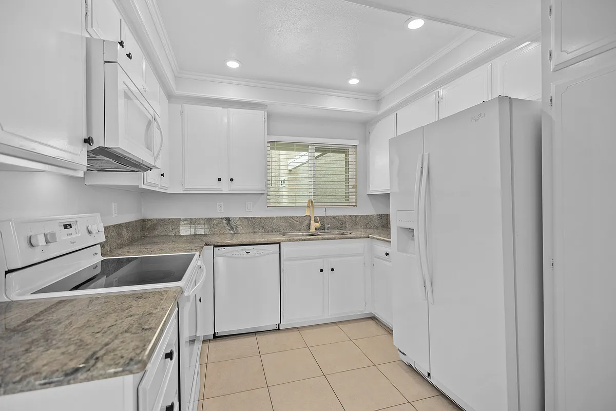 1 bed, 961 sqft, $2,800 — Photo 4